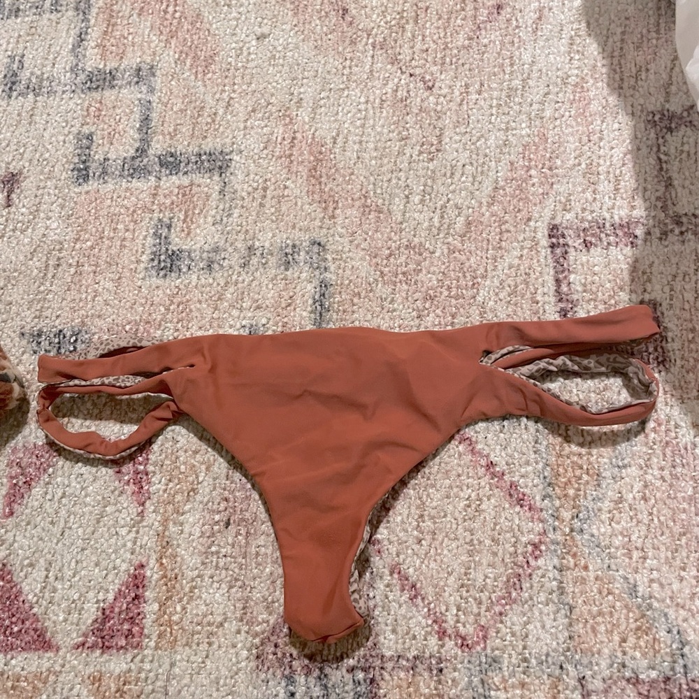 acacia bottoms rust color size m